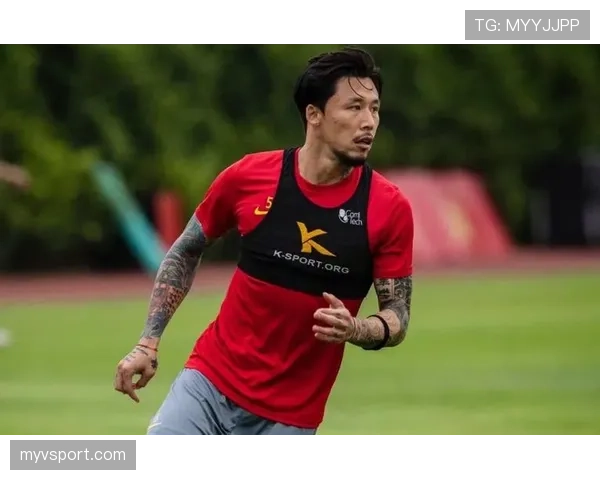 张琳芃训练完直接钻进那辆大G，这反差谁懂啊