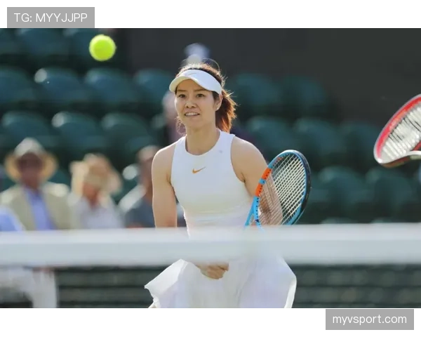 李娜退役后晒素颜逛菜场，这松弛感是真打大满贯的人才有的吧